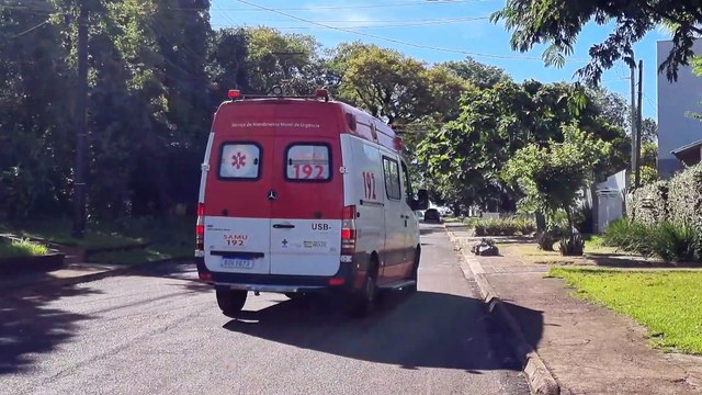 Idoso de 85 anos bate a cabeça após cair na cozinha e é socorrido pelo SAMU no bairro Canadá, em Cascavel