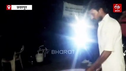 छतरपुर की पॉश कॉलोनी में घुसा 10 फीट लंबा अजगर, दिवाली के जश्न में डूबे लोगों में मचा हड़कंप