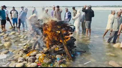 Nepal, cerimonia per l'ostaggio ucciso a Gaza nella sua città natale