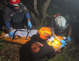VIDEO | Operativo de rescate en Pico UDEM logra extraer cuerpo de senderista