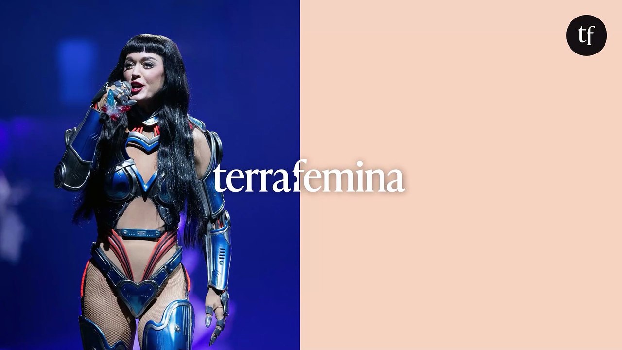 "Elle fait un trail en maillot de bain la dingue" : Katy Perry fait une performance controversée sur scène et ça fait réagir