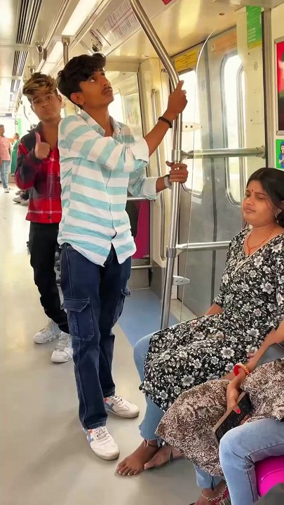 Funny prank video 😁😜