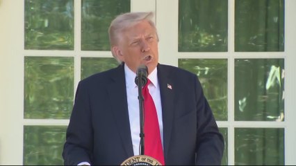 Trump mocks the media