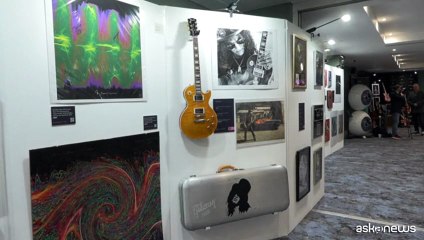 A Londra all'asta la chitarra che fece litigare gli Oasis