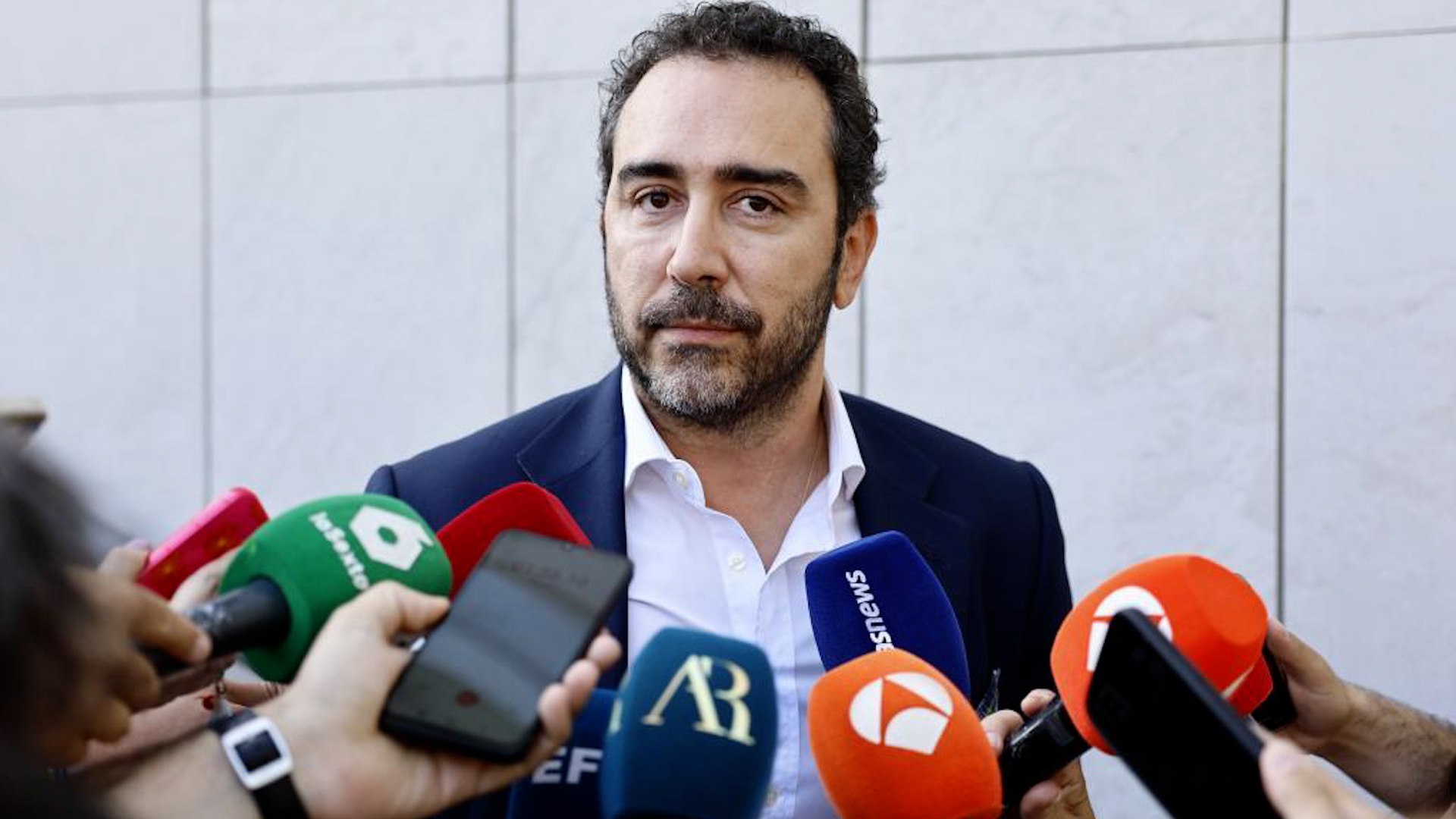 El PSOE asegura que "nadie duda del origen" de su dinero tras declarar Aldama