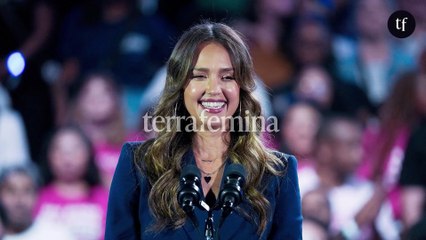 "Elle ne vieillit jamais" : le sex symbol Jessica Alba pose en bikini comme Dua Lipa et choque ses fans à 44 ans