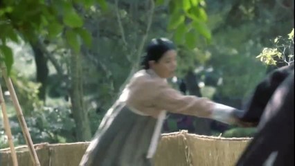 BAJO LA LUZ DE LA LUNA/CAP 16 AUDIO LATINO