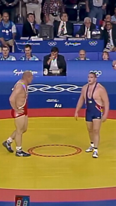 🤼