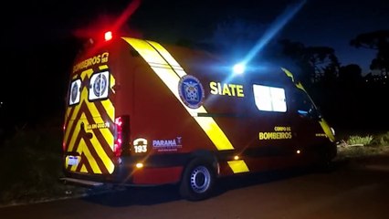 Jovem é socorrida pelo Siate após cair de moto no Bairro Floresta