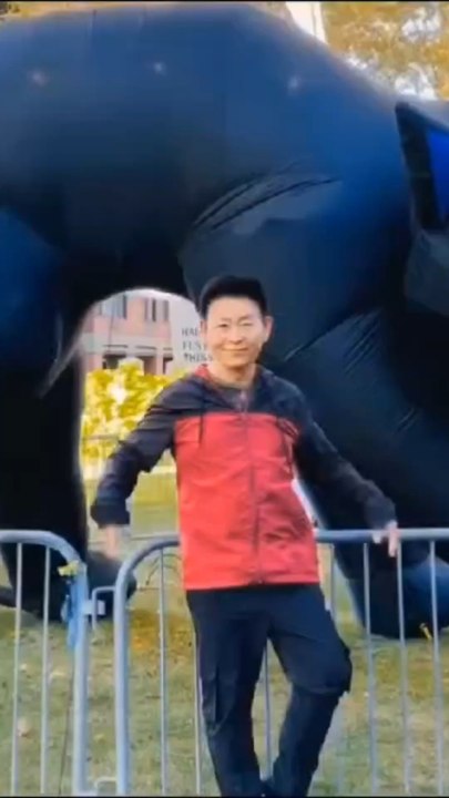 The Halloween preparations on Roosevelt Island brought back the childlike joy in Nelson Wang, a resident of The Octagon. The video was shot on October 21, 2025. 30 River Road, New York, NY 10044