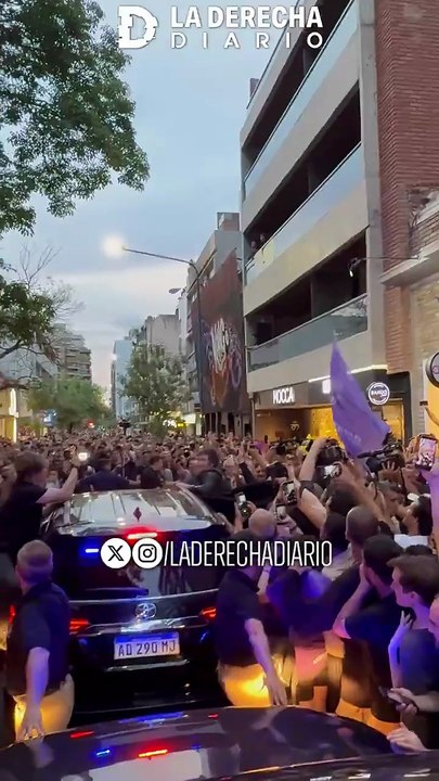 El presidente Javier Milei reventó las calles de Córdoba con miles de patriotas argentinos durante su caminata por la provincia, en la previa a las elecciones nacionales del domingo.