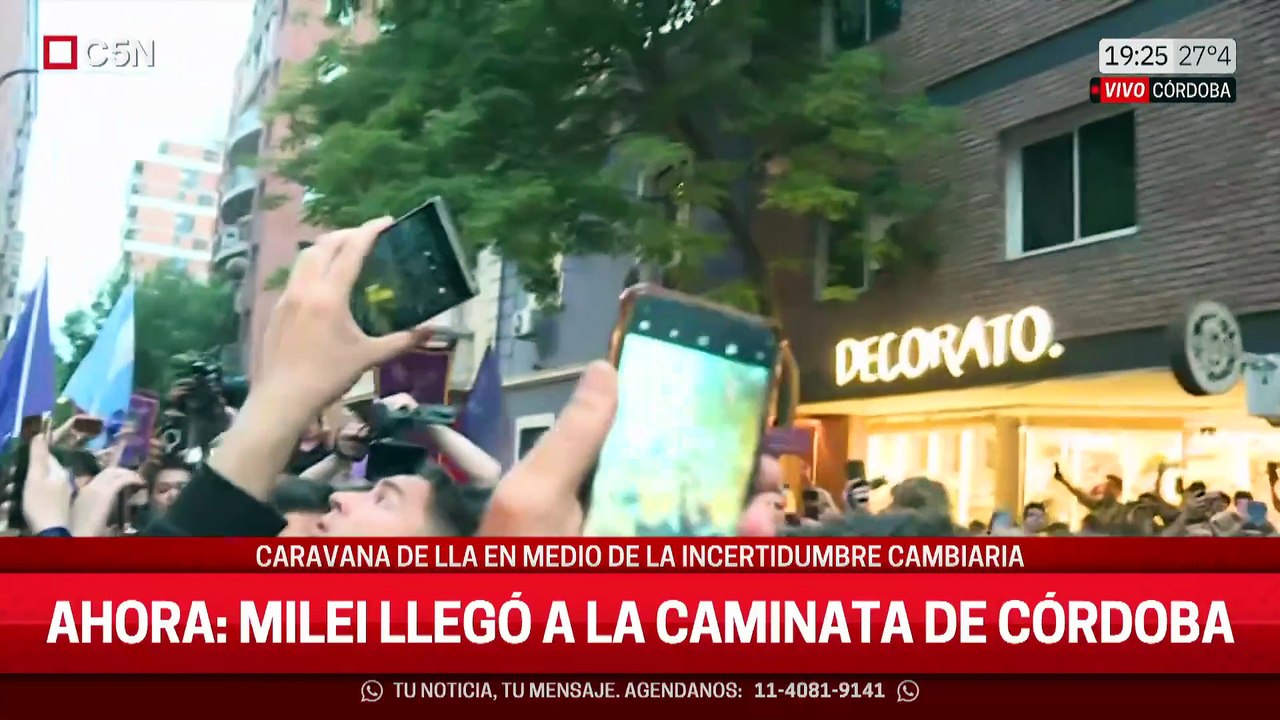 Momento en el que un militante libertario agrede a un peronista