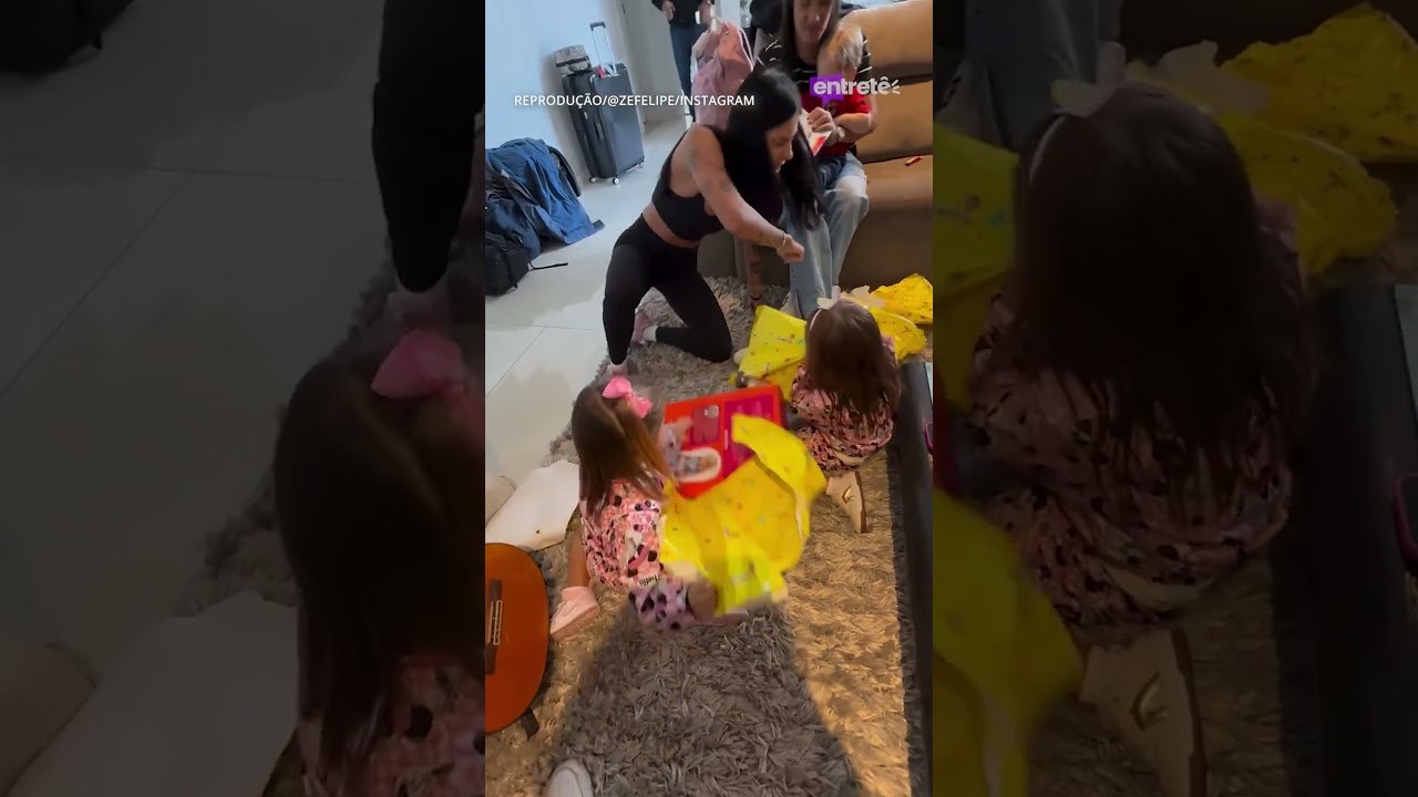 Ana Castela encontra filhos de Zé Felipe com Virginia e dá bonecas 'boiadeiras' de presente #shorts