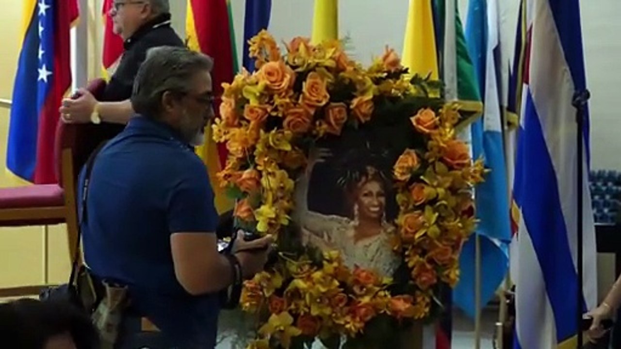 Cubanos en EE.UU. celebran a Celia Cruz como una diosa que triunfó ante el comunismo