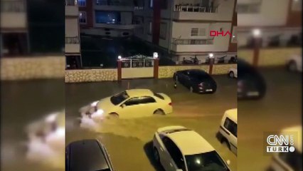 Şiddetli yağış Hatay’da hayatı felç etti | Yollar kapandı, araçlar mahsur kaldı