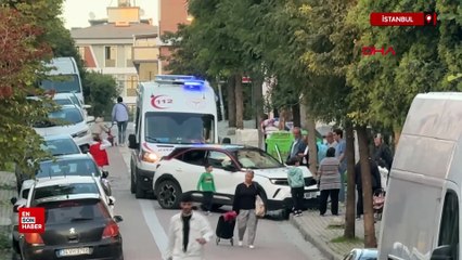 Avcılar'da sürücüsünün fren yerine gaza bastığı otomobil ağaca çarptı