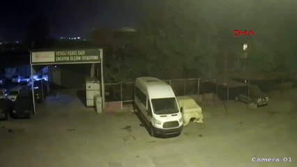 Sanayi sitesinde kundakçı dehşeti: 5 aracı ateşe verdi