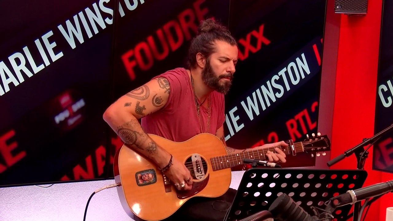 Charlie Winston & Waxx interprètent "Never Enough" en live dans Foudre