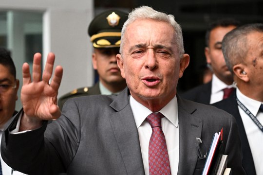 El equipo de abogados detrás del fallo que declaró inocente y dejó en libertad a Álvaro Uribe