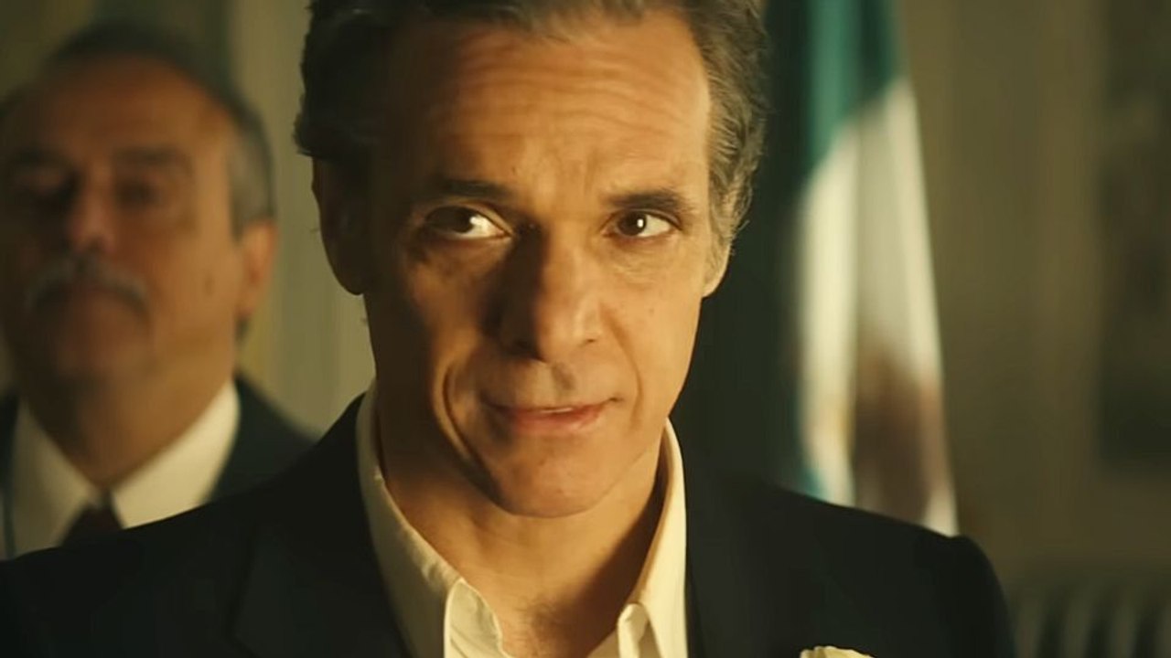 Mrs Playmen - saison 1 Bande-annonce VO STEN