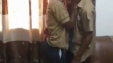 Congo : une vidéo virale montre des collégiens en tenue scolaire dans une scène dérangeante