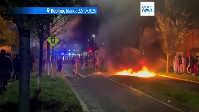 La polizia irlandese ha arrestato 23 persone a Dublino dopo la seconda serata di disordini