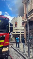 Incêndio atinge imóvel no Centro do Rio