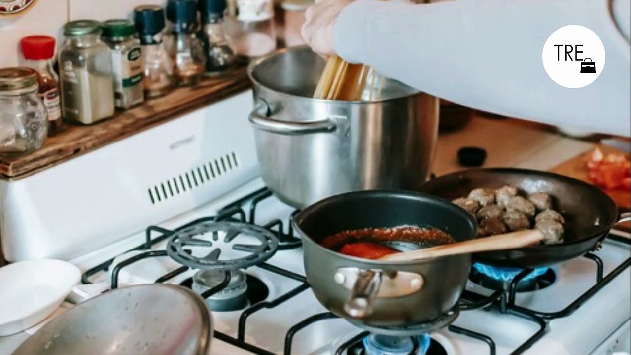 Adiós a la grasa incrustada: el método más fácil para limpiar las rejillas de la cocina con ingredientes que tienes en casa