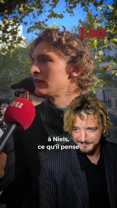 On a croisé Vassili Schneider au défilé Lacoste et il nous a parlé de ses frères Niels et Aliocha Schneider 💬