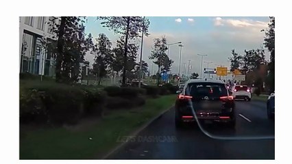 Near Miss Moments on the Road – Dash Cam Fails Compilation