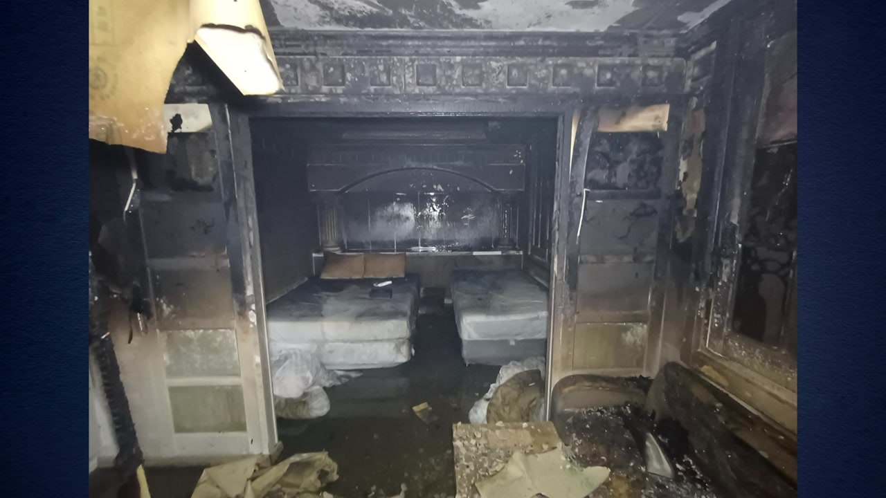 충남 보령 신흑동 호텔에서 불...80여 명 대피 / YTN