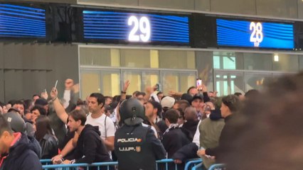 ASÍ ENTRARON los FANS de la JUVENTUS al SANTIAGO BERNABÉU para ENFRENTARSE al REAL MADRID | CHAMPIONS