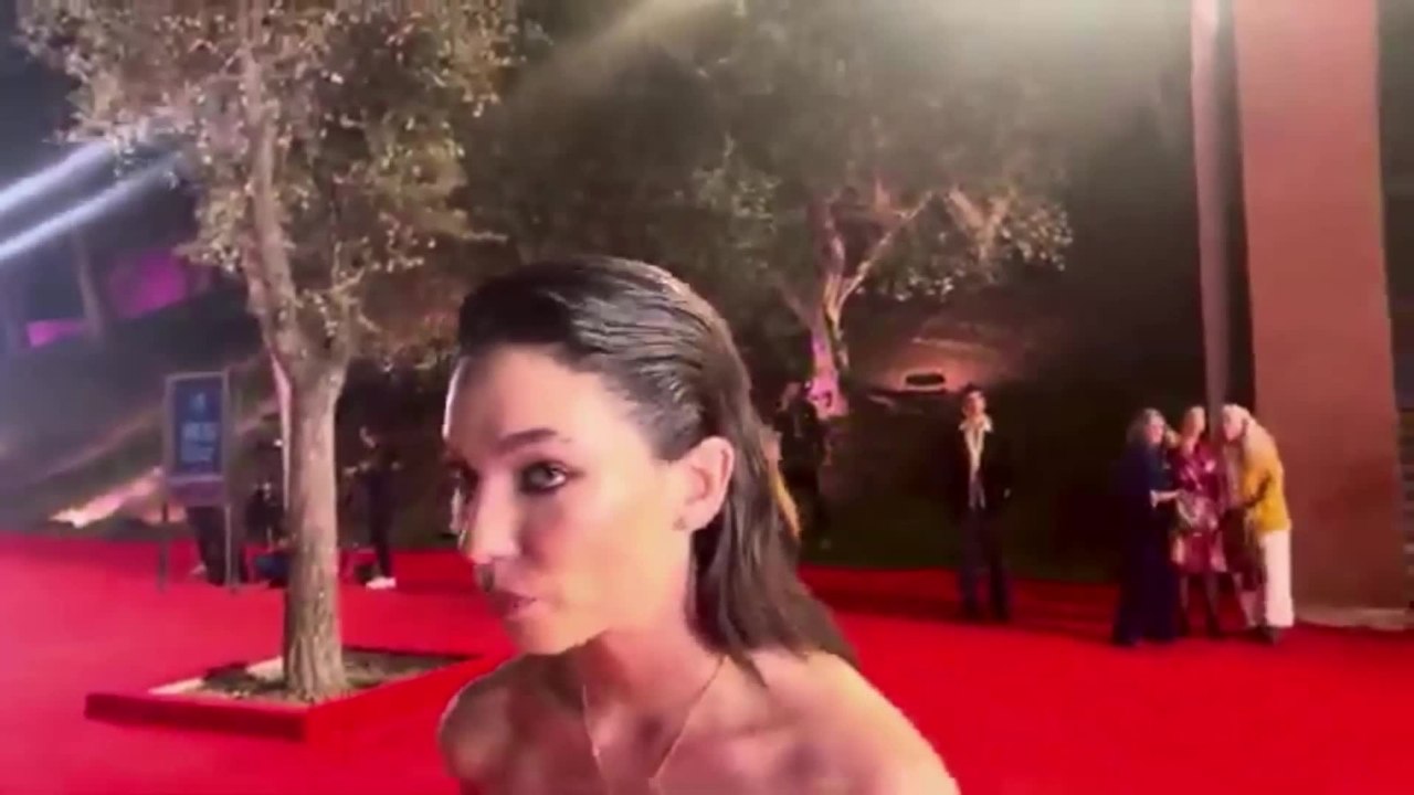 Matilda De Angelis e Stefano Accorsi sul red carpet del film «La Lezione», alla Festa del Cinema riflettori sul tema dello stalking