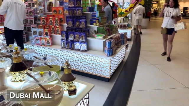 Experience the breathtaking top view from Burj Khalifa, the tallest building in the world! 🌆 Watch stunning aerial scenes of Downtown Dubai, The Dubai Fountain, and the city’s glittering skyline in 4K Ultra HD. 📍 Location: Burj Khalifa, Downtown Dubai,