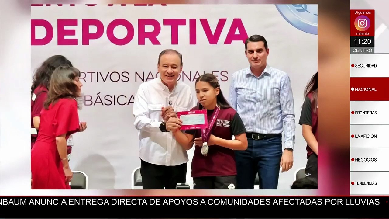 Gobernador Durazo entrega becas a atletas de Juegos Deportivos Nacionales en Sonora