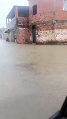 Moradores de Lauro de Freitas denunciam alagamentos após fortes chuvas e cobram ação da prefeitura: “Vergonha”