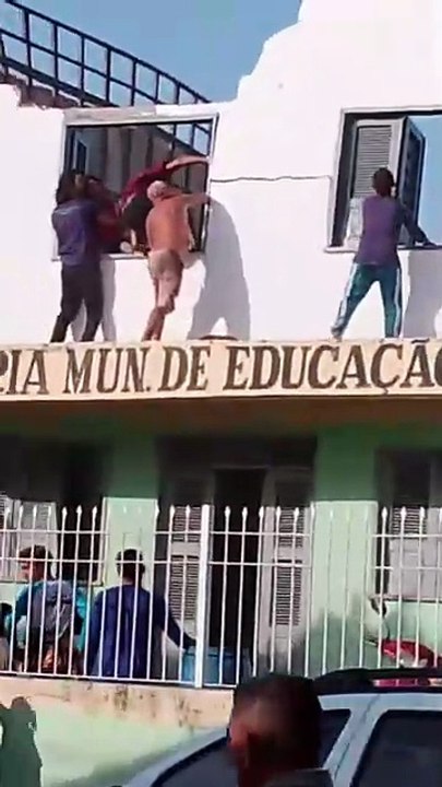 Desabamento de teto no prédio da Secretaria da Educação de Chaval