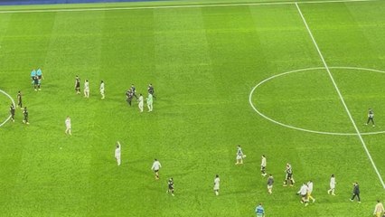 Los saludos de Xabi Alonso, Vinicius y Mbappé tras el final del Real Madrid vs. Vinicius