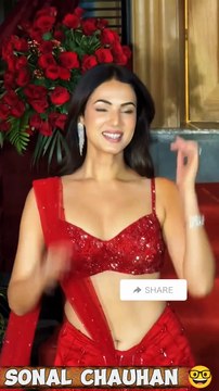 Bollywood Actress Sonal Chauhan in Red Saree 🌹🔥❤️