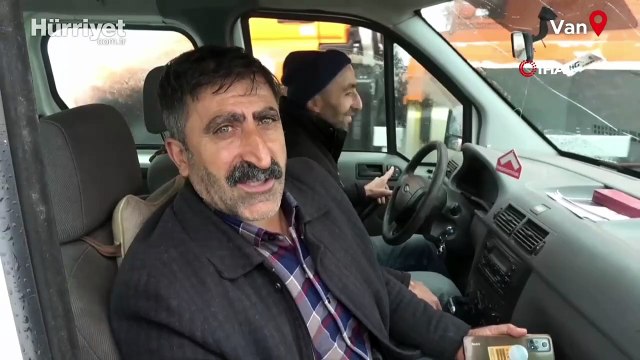 Mevsimin ilk karı yağdı! Yolda tuzlama ve temizlik çalışması başlatıldı
