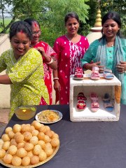 মজার একটি খেলা! 👟 জুতার সাথে জুতা মিলালেই পাবেন আনলিমিটেড ফুচকা! 😋🔥 চরম হাসির চ্যালেঞ্জ! | Suman Arpita Family