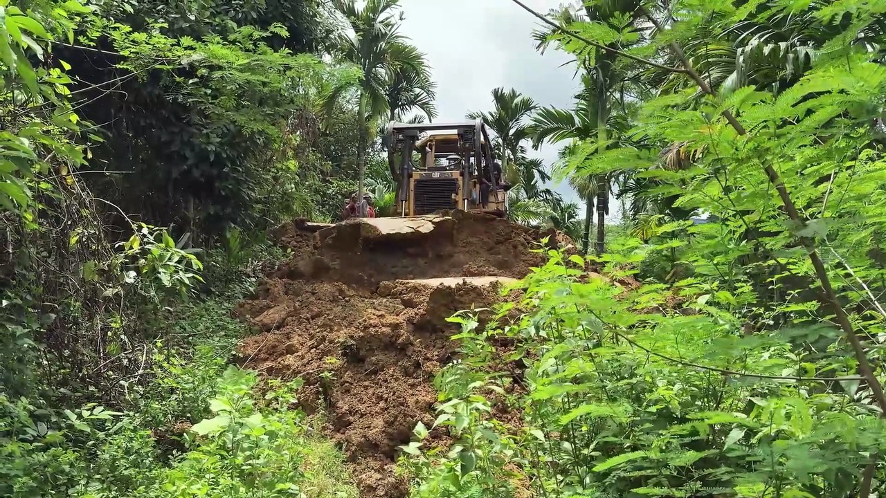Maximizing the Performance of the D6R XL Bulldozer in Road Repair