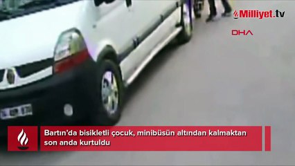 Yer: Bartın! Bisikletli çocuk, minibüsün altından kalmaktan son anda kurtuldu