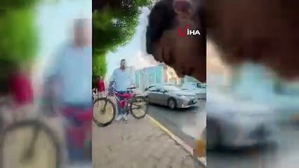 Sokakta ağızlıksız gezdirilen ’Rottweiler’ cinsi köpek dehşet saçtı... O anlar kamerada