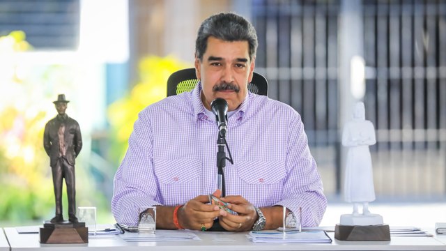 Maduro advierte de que tiene 5.000 misiles de defensa antiaérea para “garantizar la paz”