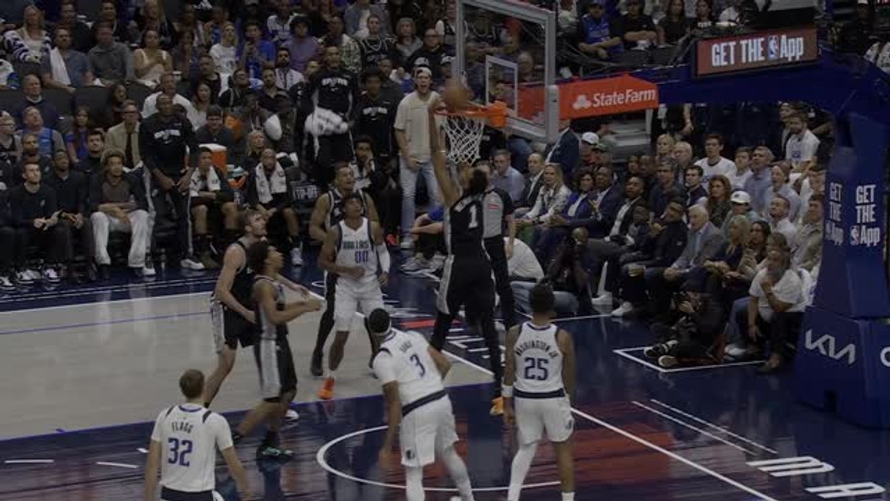 Wembanyama hits nasty reverse dunk!