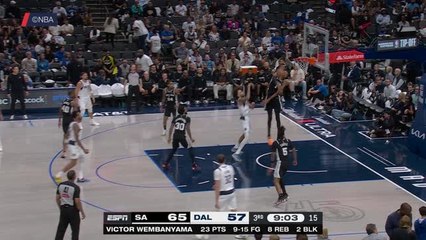 Spurs - Le bloc puis le 3 points de Wembanyama face aux Mavs