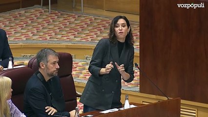 Ayuso acusa a Vox de ser unos "catetos" que mezclan salud mental, vivienda e inmigración
