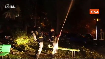 Guerra Ucraina, palazzi in fiamme dopo impatto di un drone russo a Kharkiv. Colpito anche un asilo