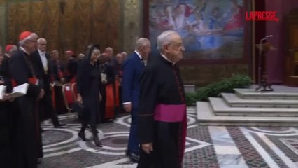 Re Carlo III e la regina Camilla in Vaticano, la storica preghiera con Papa Leone XIV